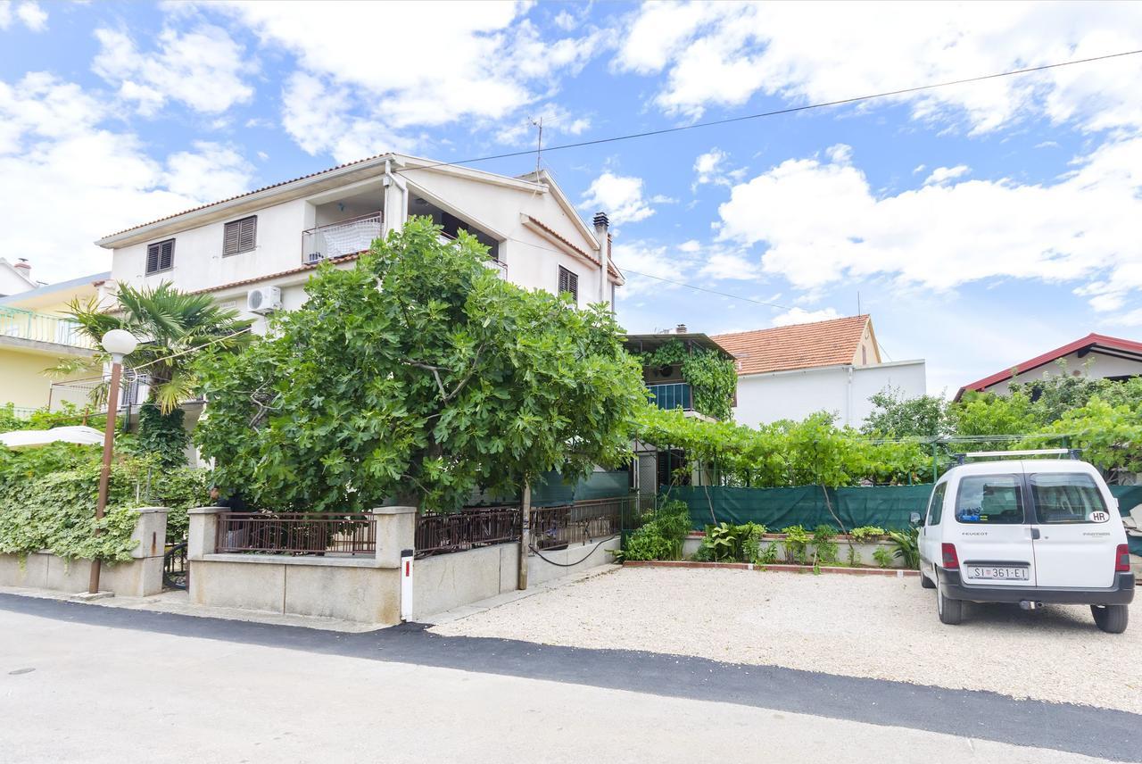 Apartments Amalija Vodice Exterior foto